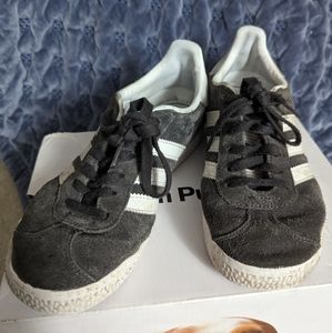 Adidas boys sneakers